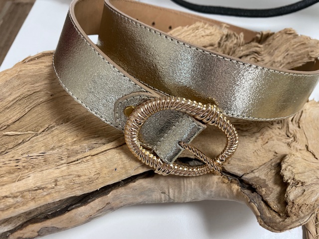 Ceinture en cuir dorée