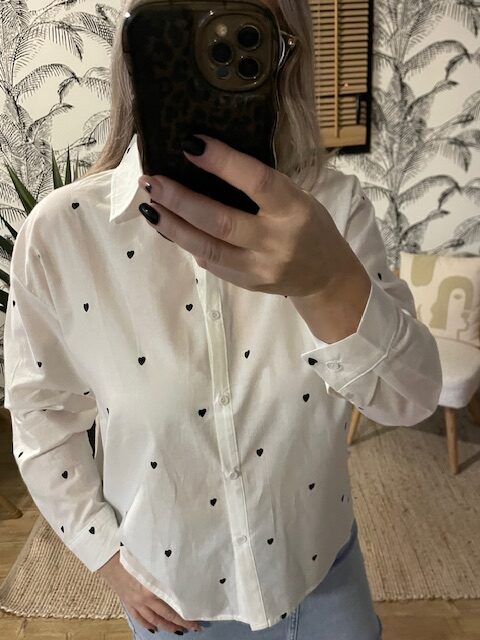 Chemise à motifs coeurs femme – Image 3