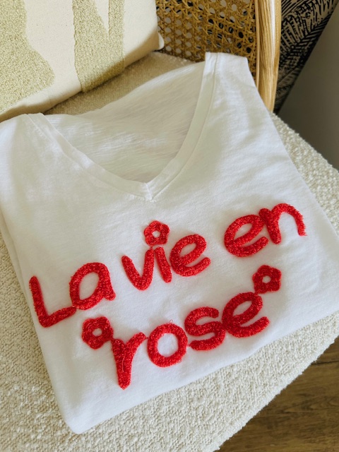 Tee-shirt blanc brodé LA VIE EN ROSE col v femme
