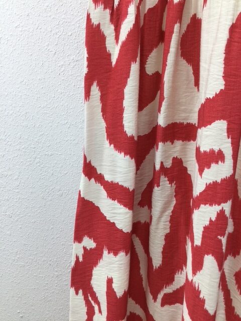 Robe longue fluide imprimée terracotta et blanche – Image 4