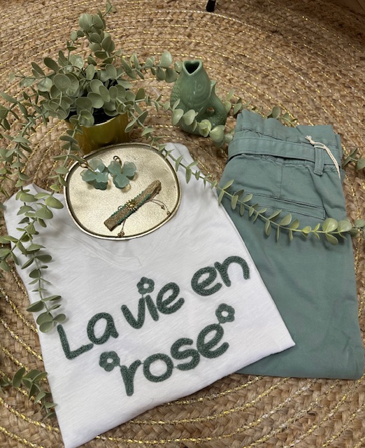 Tee-shirt brodé LA VIE EN ROSE