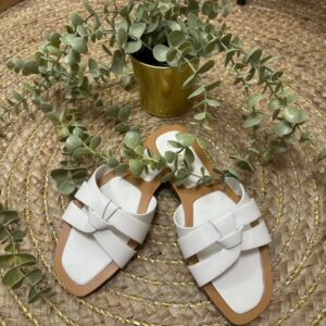 Sandales plates blanches femme
