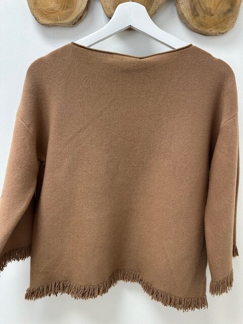 Pull marron à franges – Image 4