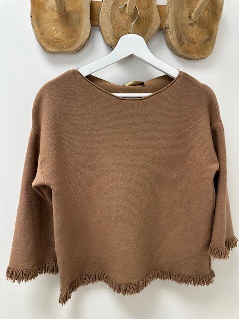 Pull marron à franges – Image 5